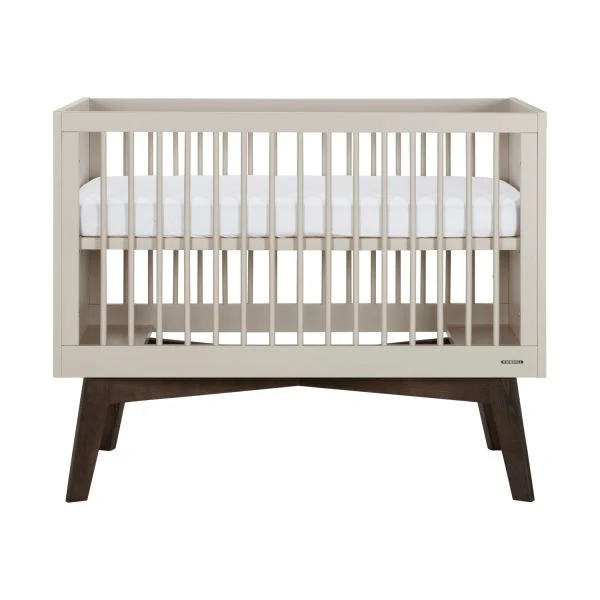 Kidsmill Sixties Babybed Oatmeal / Walnoot 60 X 120 Cm